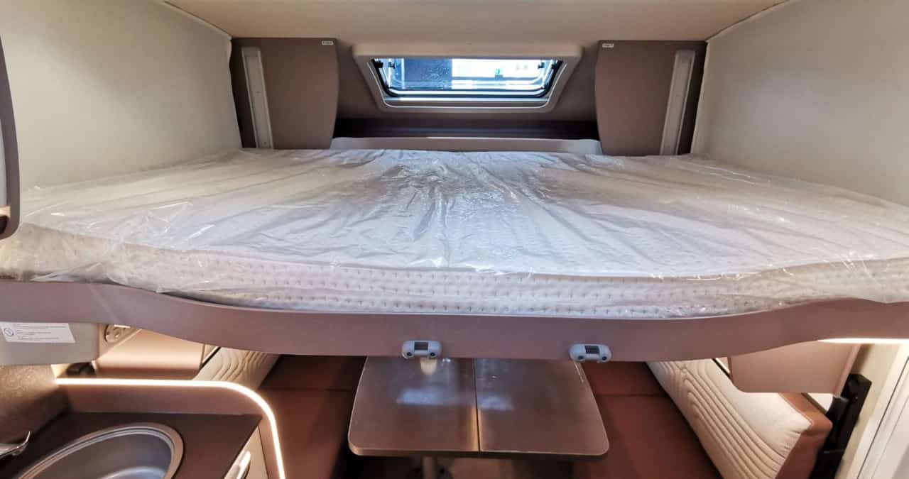 Buerstner Lyseo 727G Harmonieline