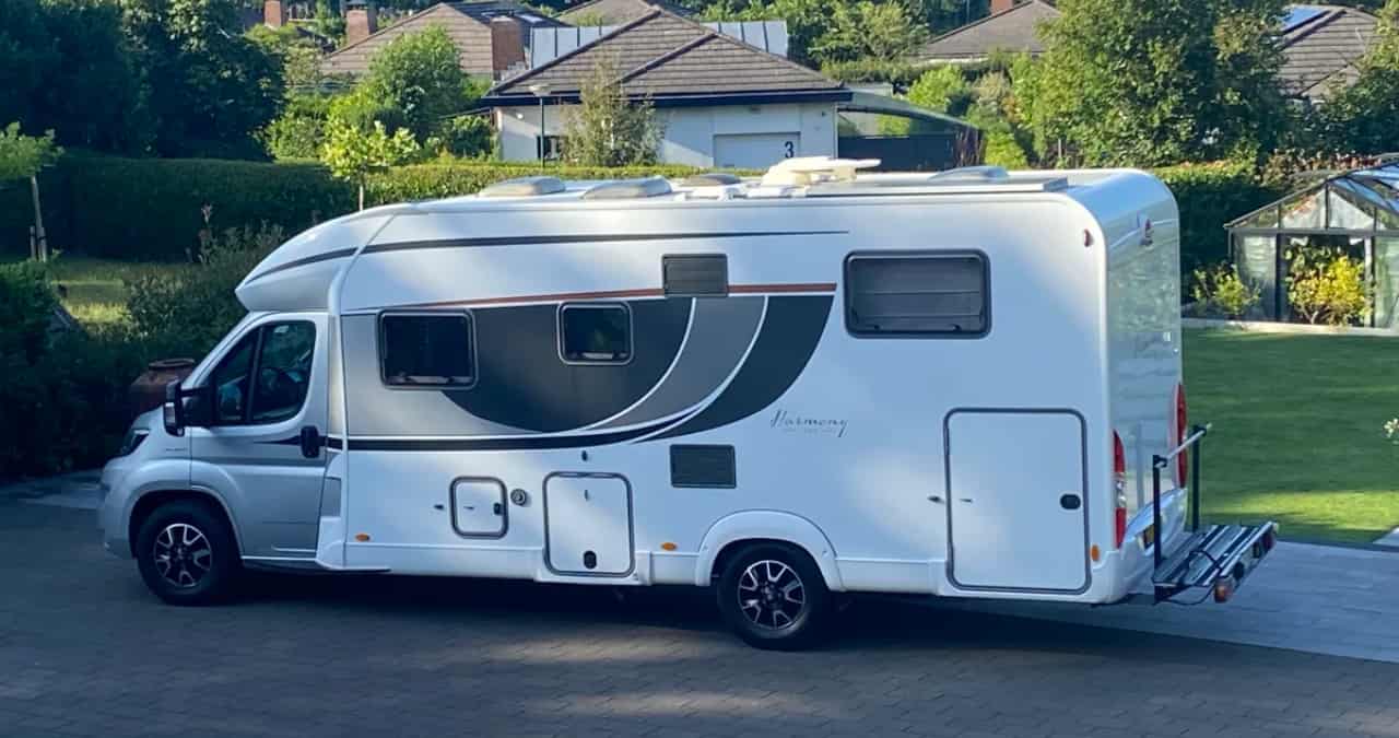 Buerstner Lyseo 727G Harmonieline