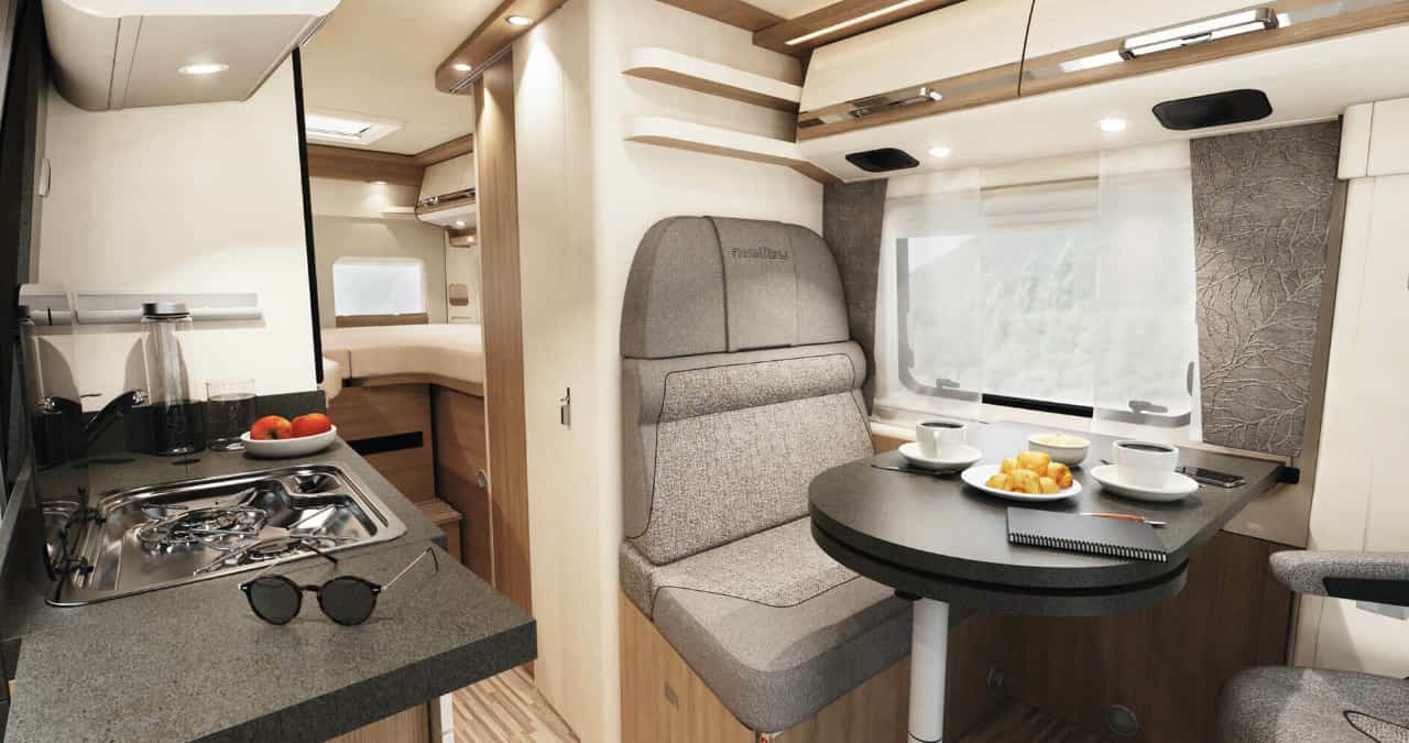 Sitzgruppe im Malibu Van 640 LE RB exklusivlinie charming